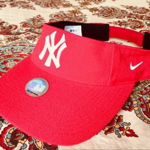 Go Yankees ⚾️ Nike Women’s Wool Team Visor